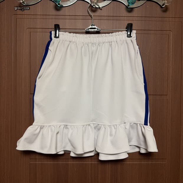 서브컬쳐 아노깔 빈티지 화이트 프릴 스포티 블루 라인 스커트