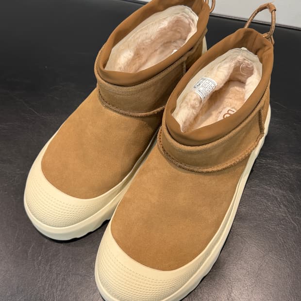 어그 클래식 울트라 미니 웨더 하이브리드 체스트넛 화이트캡290