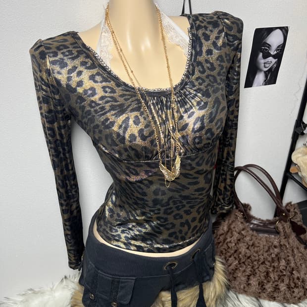 빈티지 오네갸루 메탈릭 호피 오프숄더 긴팔 티셔츠