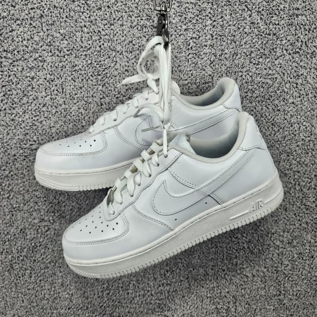 나이키 에어 포스 1 '07 로우 스니커즈 (245mm) / 11690