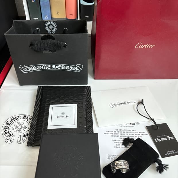 크롬하츠 스크롤라벨링 라지 새상품급 풀구성 판매