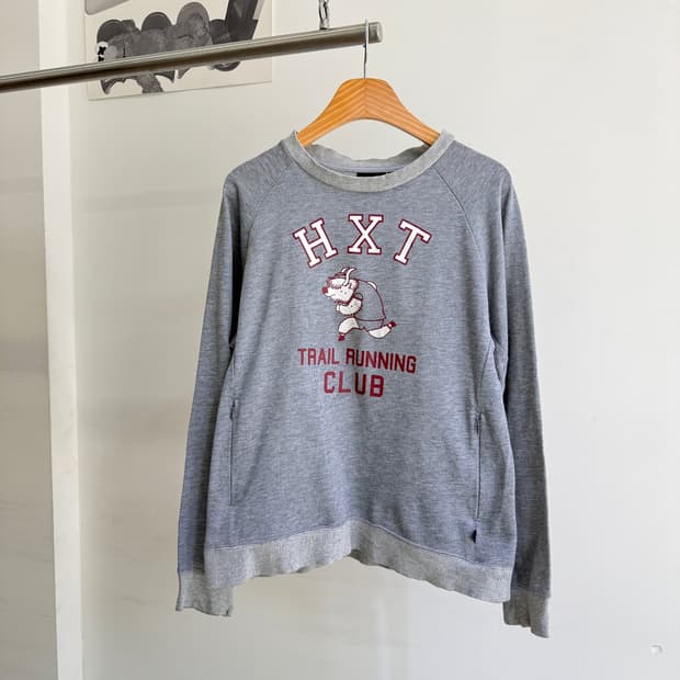 MOUNTAIN HARD WEAR 맨투맨