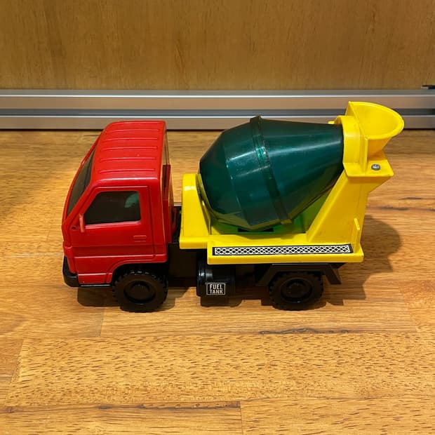 ISUZU Vintage Toy Car