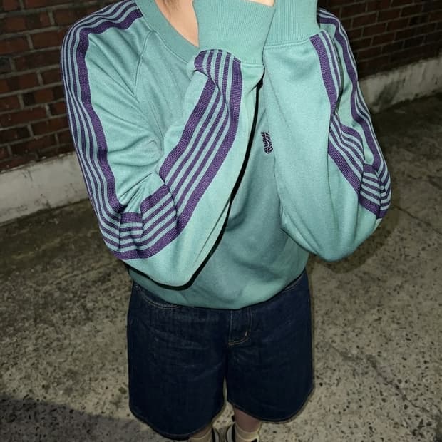 니들스 파필리온 트랙 크루넥 맨투맨