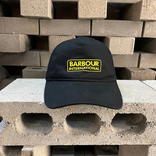 바버 인터내셔널 캡