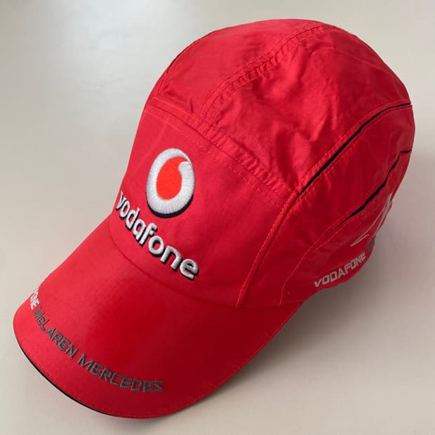 보다폰 맥라렌 메르세데스 F1 팀 캡 - 레드
