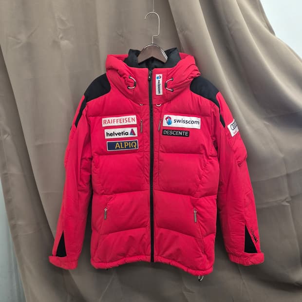 데상트 아우디 스키 패딩 110