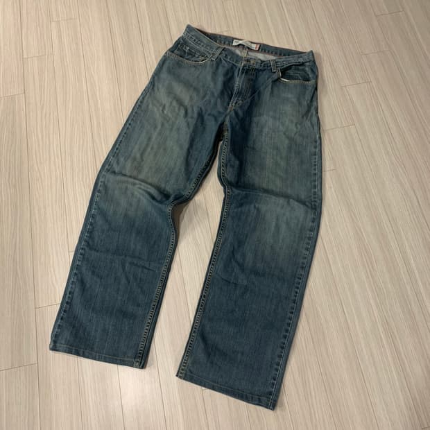 Levi’s 559  32