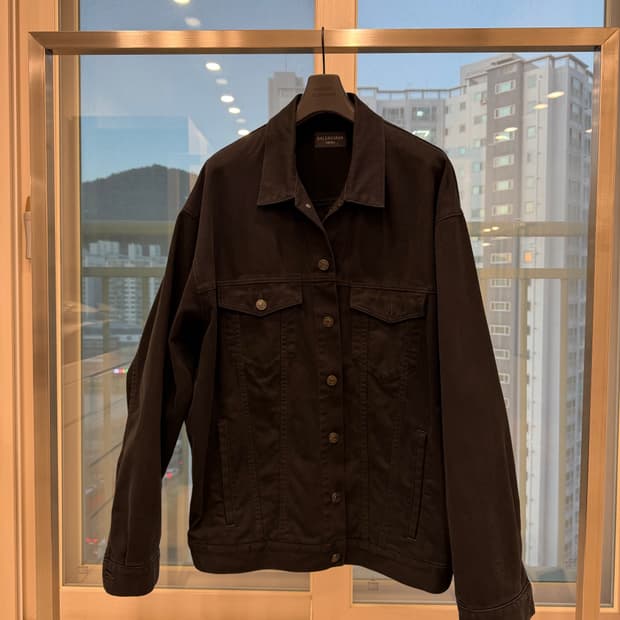 발렌시아가 백로고 오버사이즈 자켓 1사이즈 팜