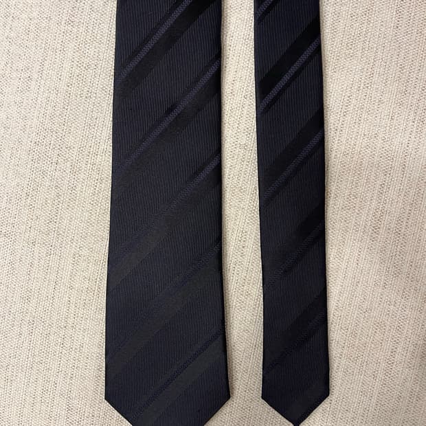 앤드지 블랙 스트라이프 넥타이