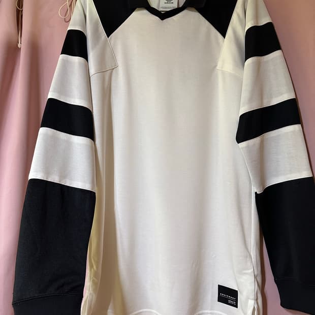 <새상품> 아디다스 카라 티셔츠 아디다스 긴팔티 아디다스 블랙 화이트