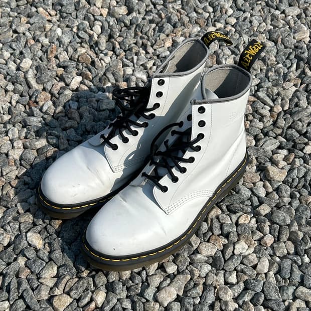 닥터마틴 1460 스무스 레더 레이스업 부츠 화이트 uk10