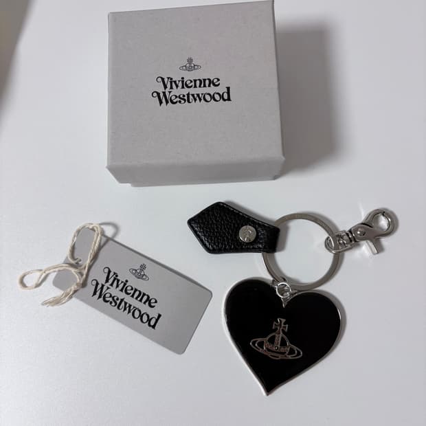 비비안웨스트우드 하트 미러 키링 블랙