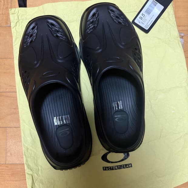 오클리 팩토리 팀 파구로 슬라이드 블랙 9.5