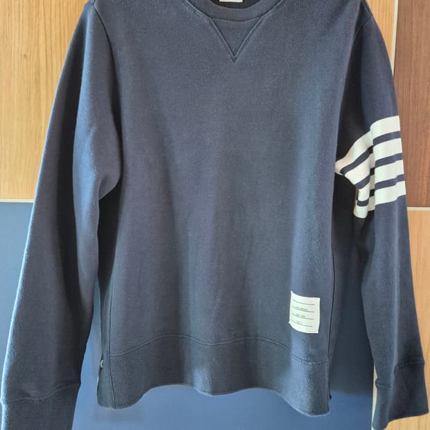 톰브라운 네이비 사선 맨투맨 3