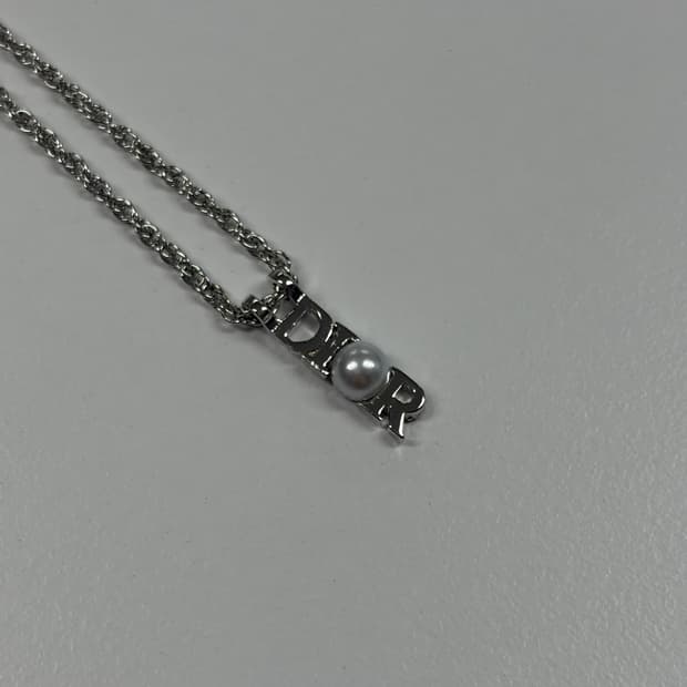 디올 이니셜 진주 목걸이