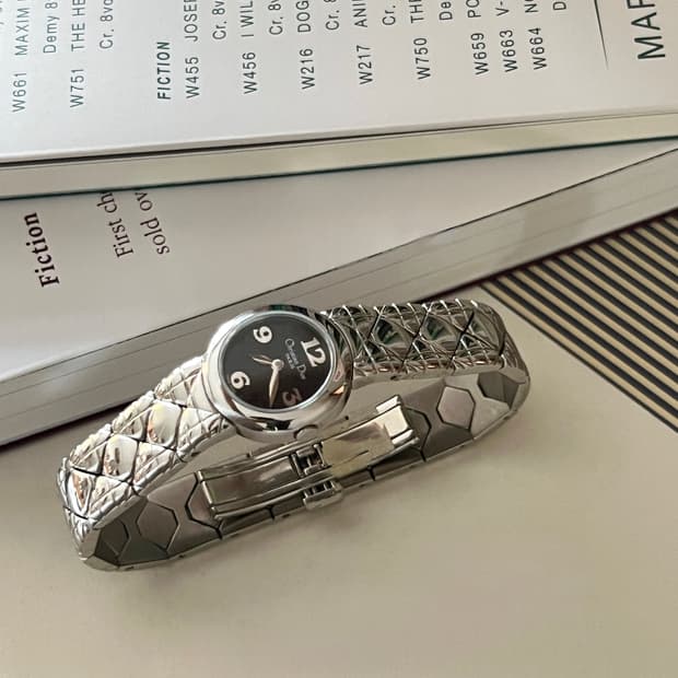 Christian Dior  까나쥬 패턴 브레이슬릿 블랙 다이얼 디올 시