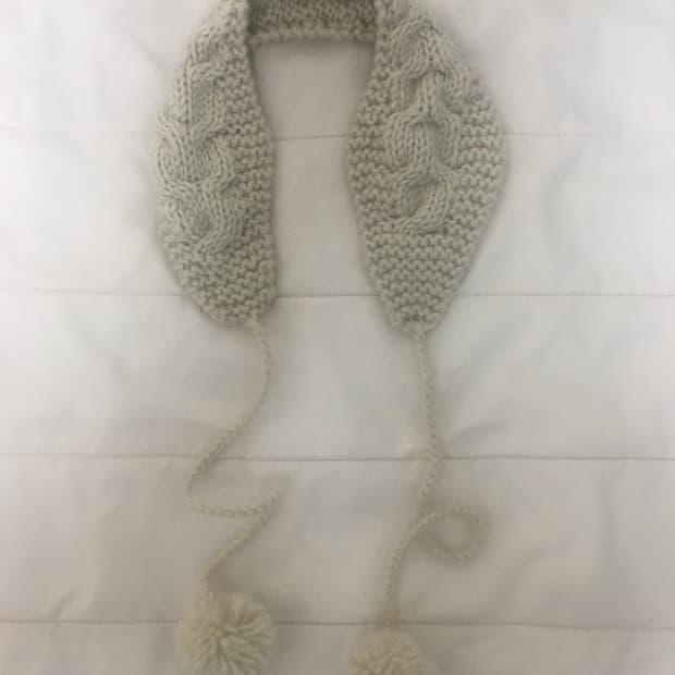 아이보리 꽈배기 니트 귀도리