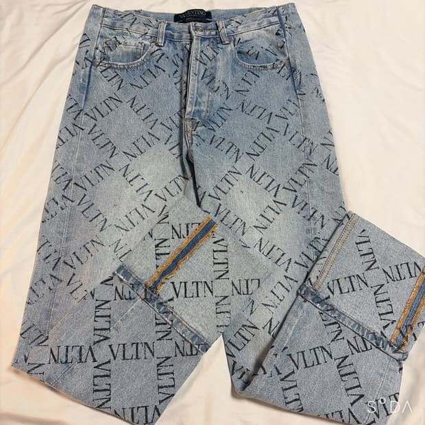 발렌티노 VLTN 패턴 롤업 데님 팬츠 XS