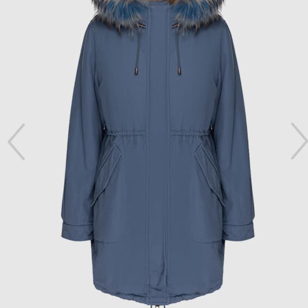 알렉산드라 샤모니 라쿤퍼 파카 S