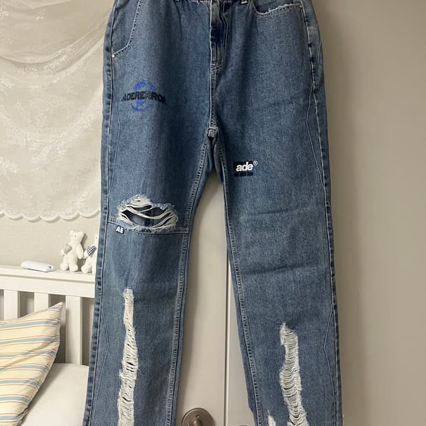 아더에러 데님