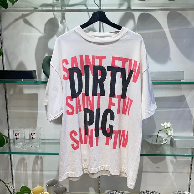 세인트미카엘 dirty pig tee