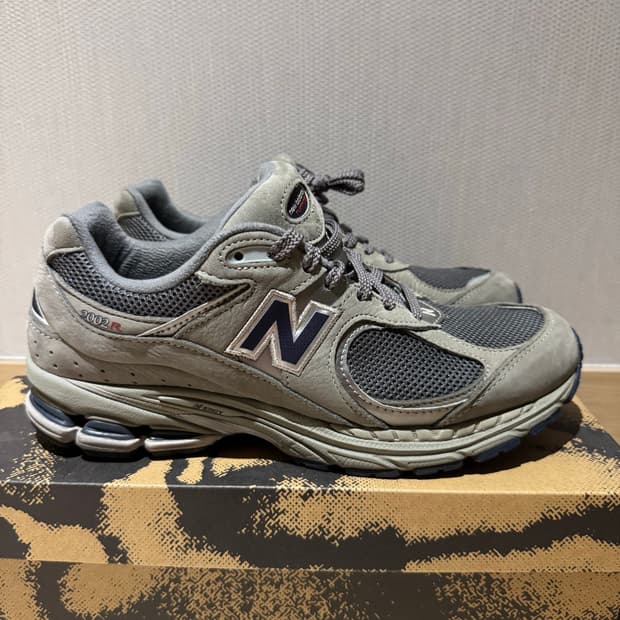 뉴발란스 2002ra