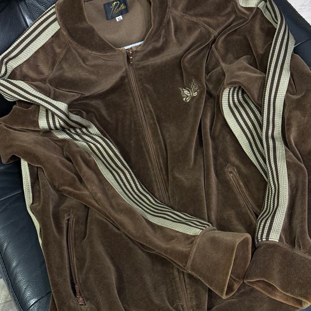 니들스 벨루어 트랙자켓 브라운 XL