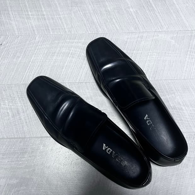 프라다 로퍼