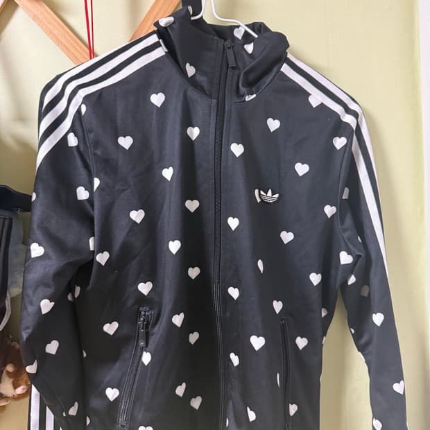 아디다스 하트 도트 져지 