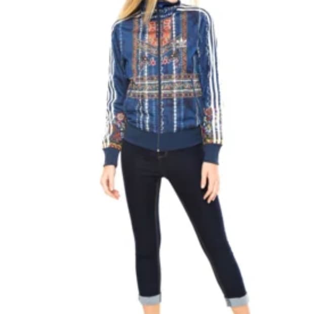 아디다스(Adidas)의 끼란데이라(Cirandeira) 파이어버드 트랙