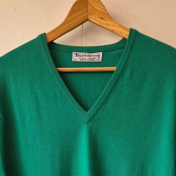 버버리스 스코틀랜드 남성 캐시미어100브이넥니트 44사이즈