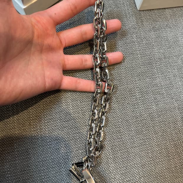 포트레이트리포트 목걸이