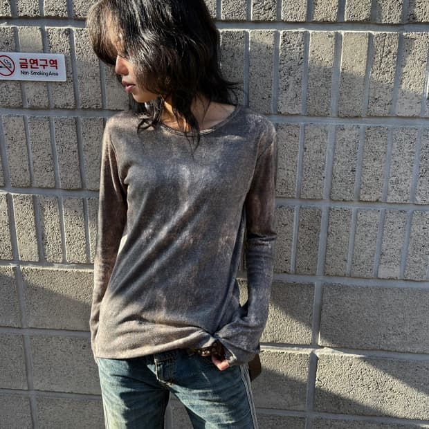 피그먼트 패턴 롱 슬리브