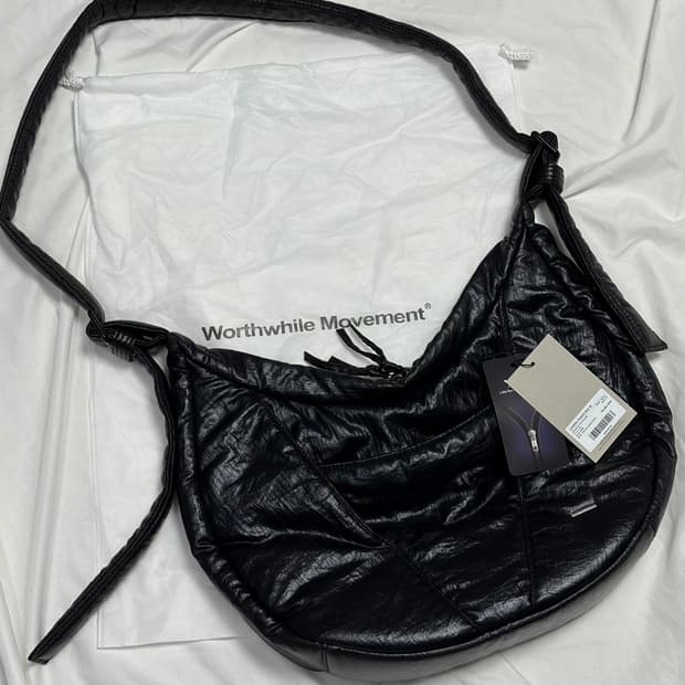 월스와일무브먼트 LAYERED PADDED BAG  / M