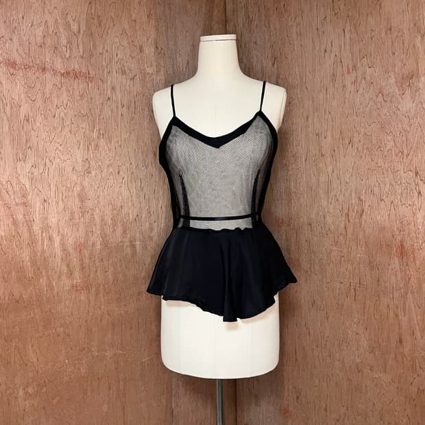 토가 풀라 메쉬 페플럼 캐미솔 탑