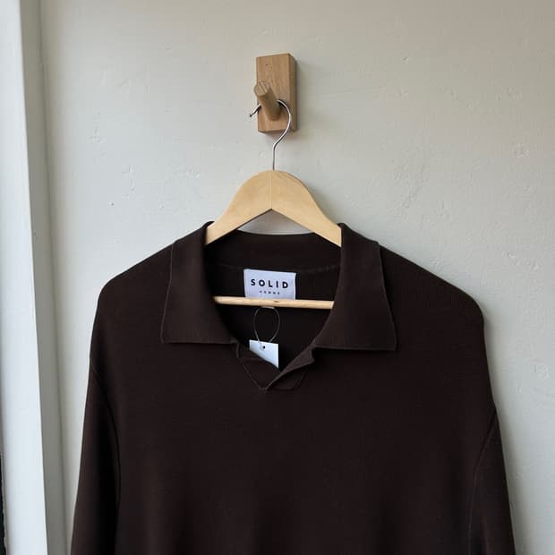 16567 - 솔리드옴므 반팔 카라 니트