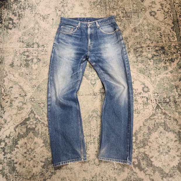 물빠짐이 매력적인 리바이스 505 데님팬츠