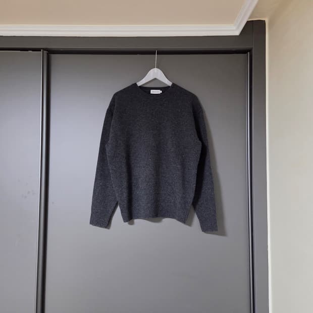 [1] 스테디에브리웨어 코지 울 캐시미어 라운드넥 니트 다크그레이