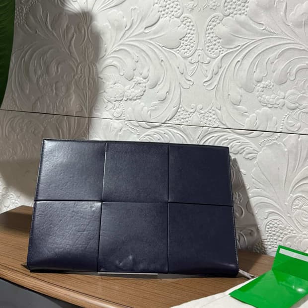 보테가베네타 아르코 클러치