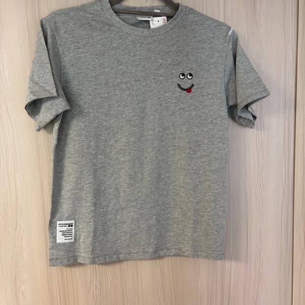 유니클로 안야 힌드마치 키즈 티셔츠 150 새상품