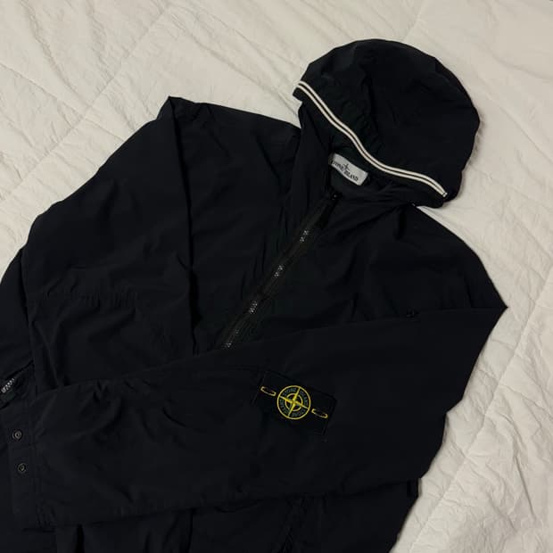 스톤아일랜드 스킨터치 찐급처