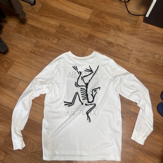 아크테릭스 아크멀티 버드 로고 롱슬리브 티셔츠 화이트 라이트