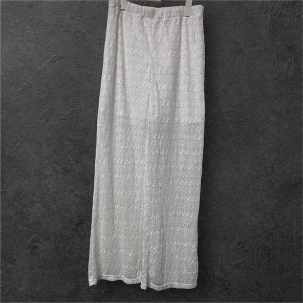 화이트 레이스 팬츠 
