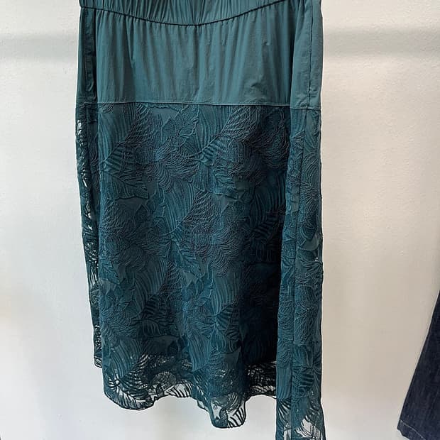 구호 밴딩 레이스 스커트 