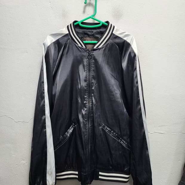 자라 호랑이 용 자수 블랙 야구점퍼