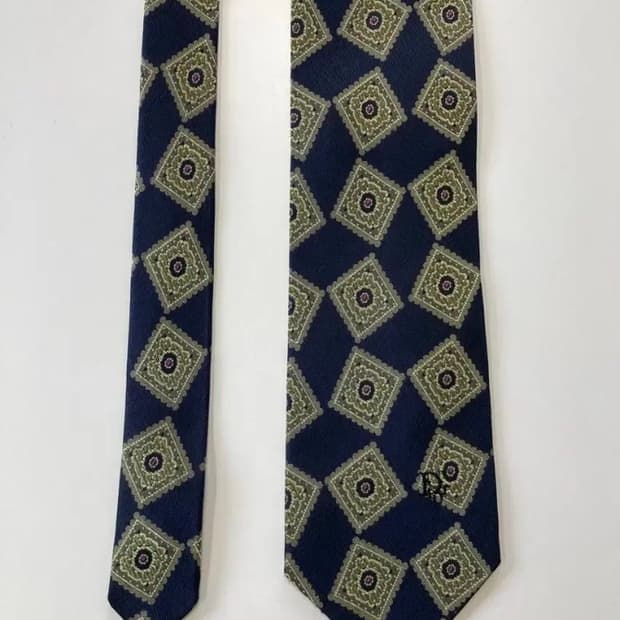 크리스찬디올무슈 넥타이