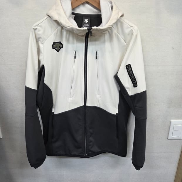 데상트 안감플리스 기능성 우븐 후드집업 L