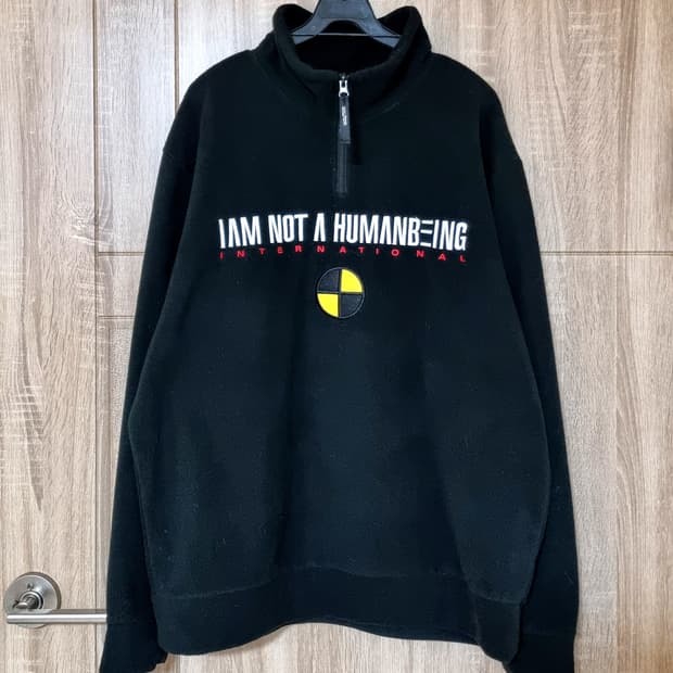 아임낫어휴먼비잉 반집업 플리스 맨투맨