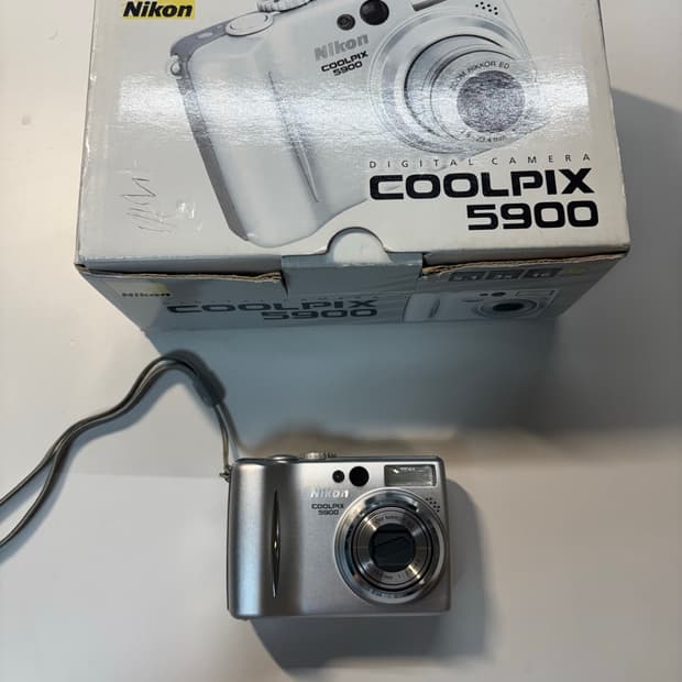 NIKON COOLPIX 5900 (니콘 쿨픽스 5900)